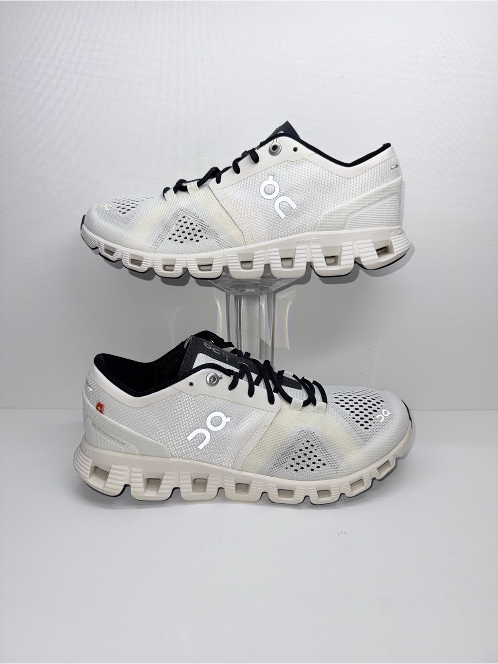 ON CLOUD X CREAM COLOR